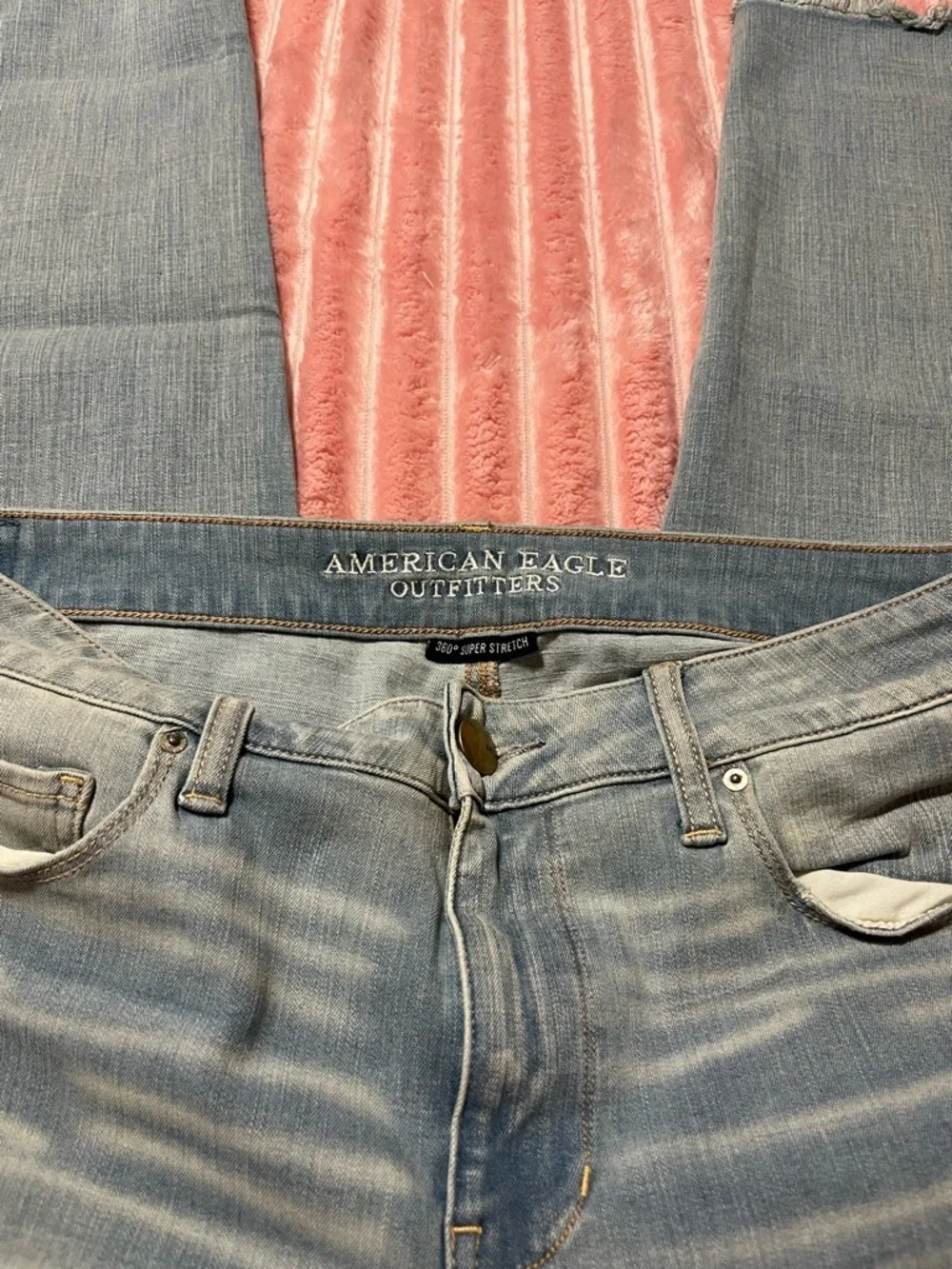 American Eagle Outfitters Distressed Light Blue Women's Ripped Skinny Jeans